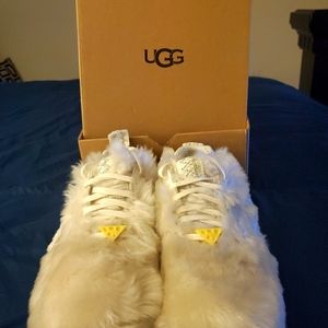 UGGS CA805×2020